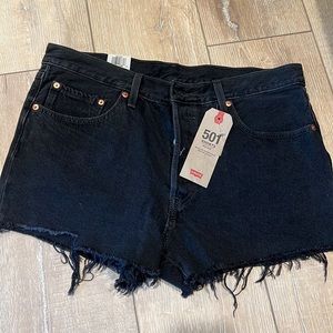 Levi’s 501 Mid Rise Shorts in Black